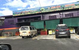 Fruit and vegetable stand